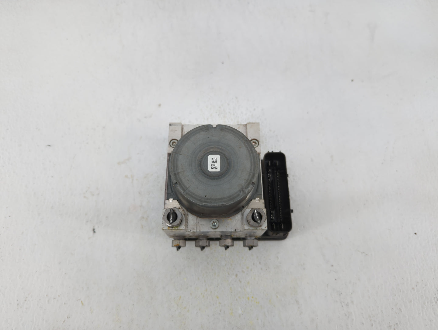 2015-2020 Ford Mustang ABS Pump Control Module Replacement P/N:GR3C-2C405-BB GR3C-2C405-BD Fits Fits 2015 2016 2017 2018 201