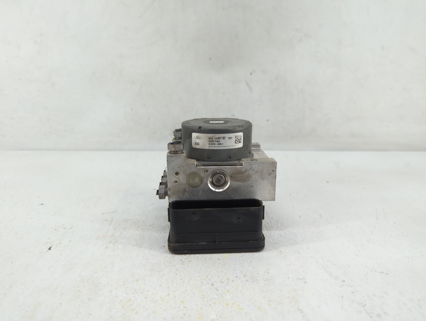 2015-2020 Ford Mustang ABS Pump Control Module Replacement P/N:GR3C-2C405-BB GR3C-2C405-BD Fits Fits 2015 2016 2017 2018 201