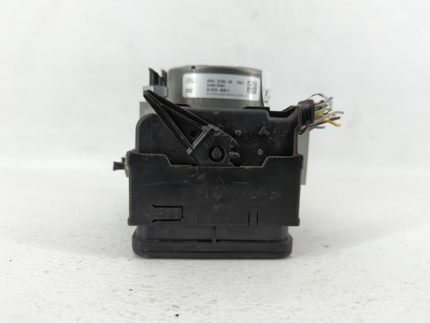2015-2020 Ford Mustang ABS Pump Control Module Replacement P/N:GR3C-2C405-BD GR3C-2C405-BB Fits Fits 2015 2016 2017 2018 201