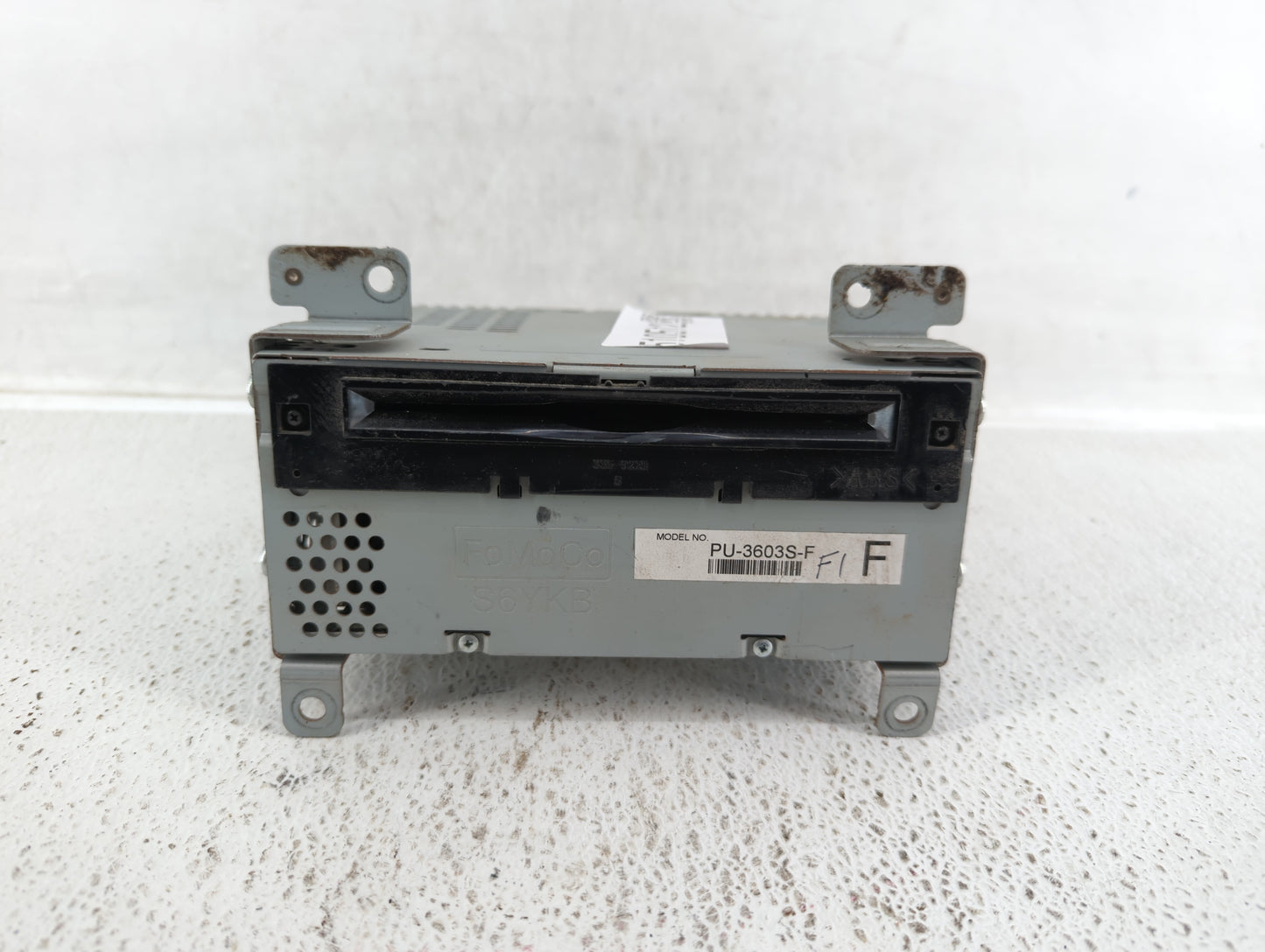 2017-2017 Ford Mustang Am Fm Cd Player Radio Receiver - Oemusedautoparts1.com