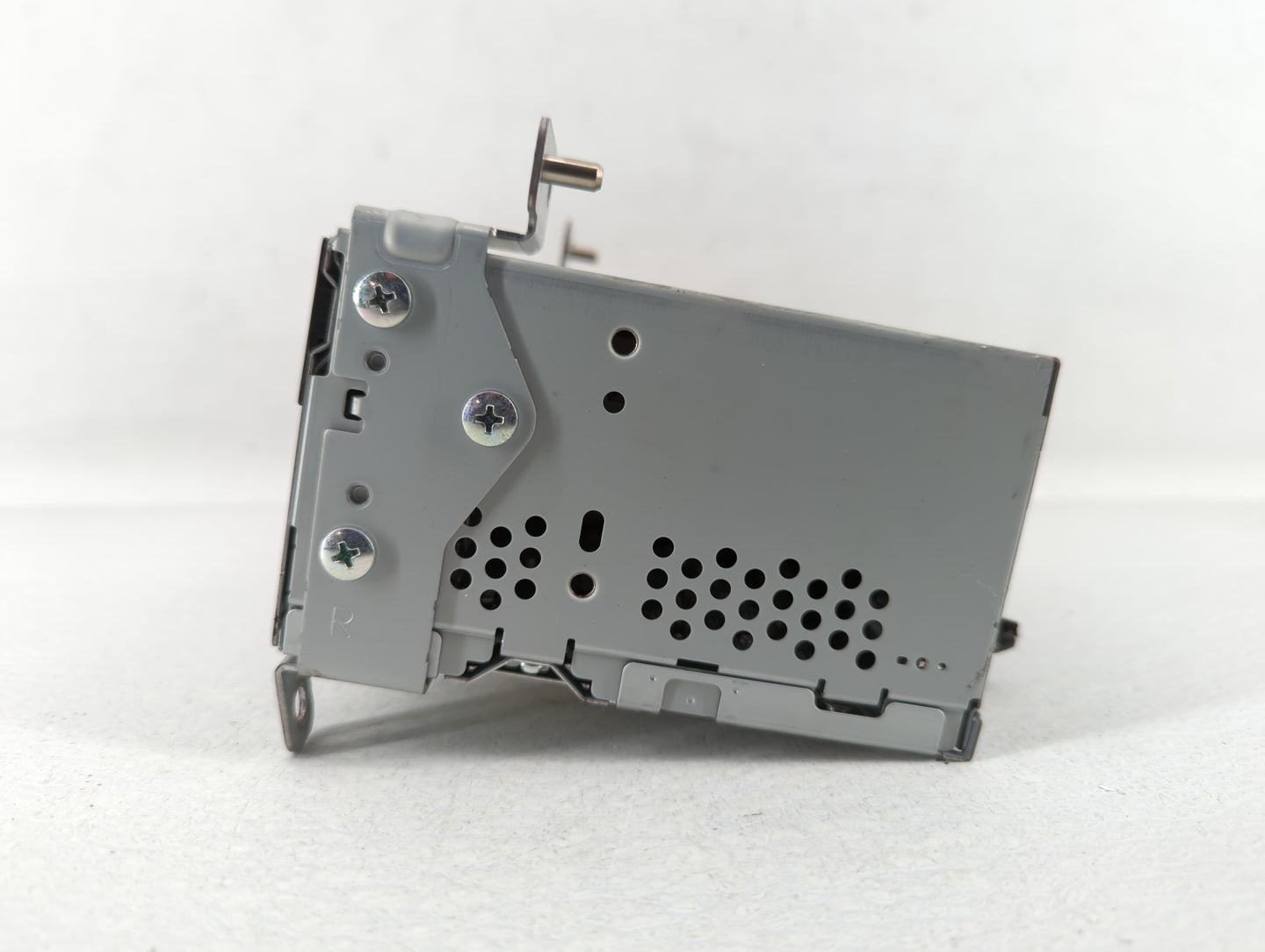 2017-2018 Ford Mustang Am Fm Cd Player Radio Receiver - Oemusedautoparts1.com
