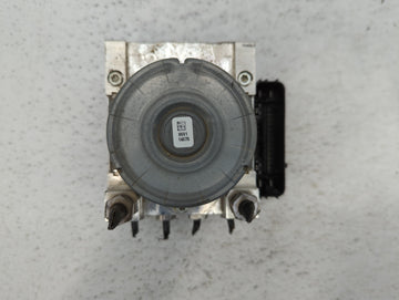 2015-2020 Ford Mustang ABS Pump Control Module Replacement P/N:GR3C-2C405-BD GR3C-2C405-BC Fits Fits 2015 2016 2017 2018 2019 2020 OEM Used Auto Parts
