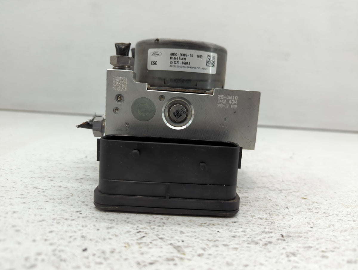 2015-2020 Ford Mustang Anti-Lock Brake ABS Pump Module Actuator OEM P/N:GR3C-2C405-BD GR3C-2C405-BC Fits OEM Used Auto Parts