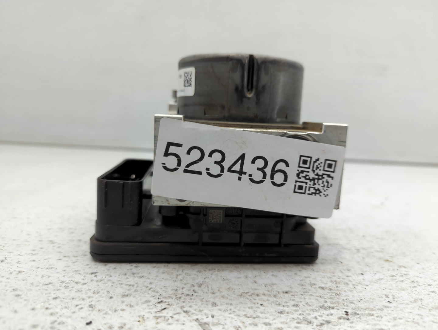 2015-2020 Ford Mustang ABS Pump Control Module Replacement P/N:GR3C-2C405-BD GR3C-2C405-BC Fits Fits 2015 2016 2017 2018 201