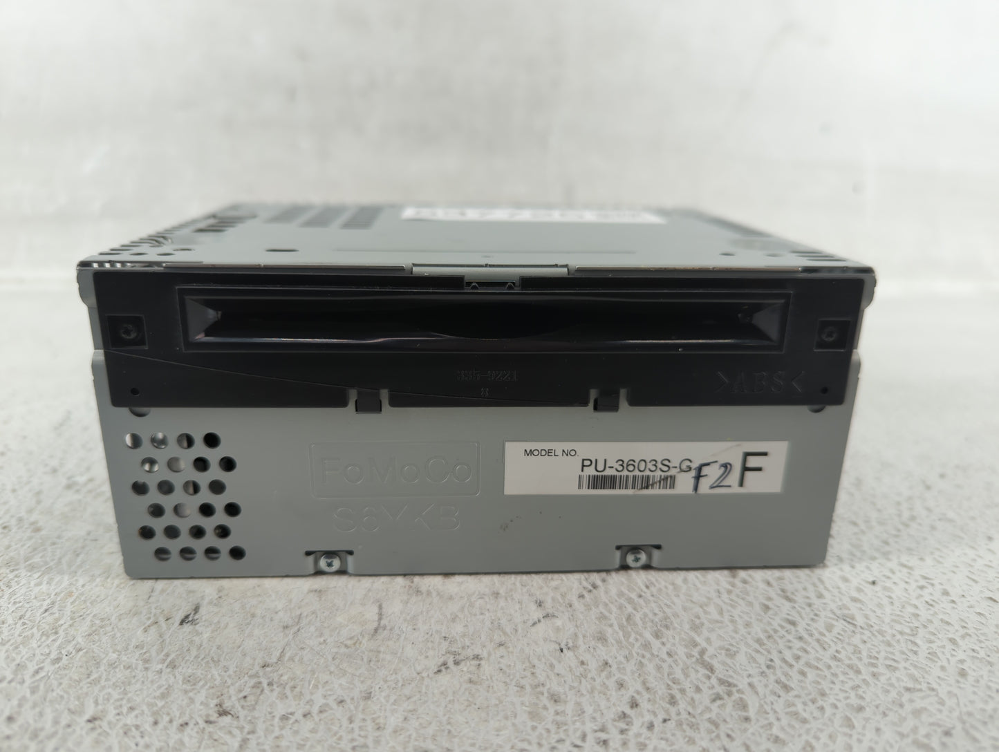 2017-2018 Ford Mustang Radio AM FM Cd Player Receiver Replacement P/N:HR3T-19C107-DC Fits Fits 2017 2018 OEM Used Auto Parts
