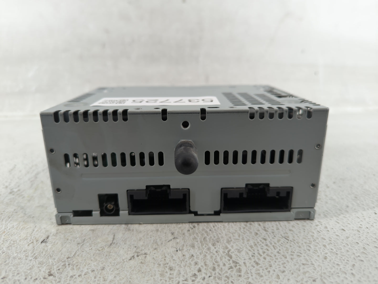 2017-2018 Ford Mustang Radio AM FM Cd Player Receiver Replacement P/N:HR3T-19C107-DC Fits Fits 2017 2018 OEM Used Auto Parts