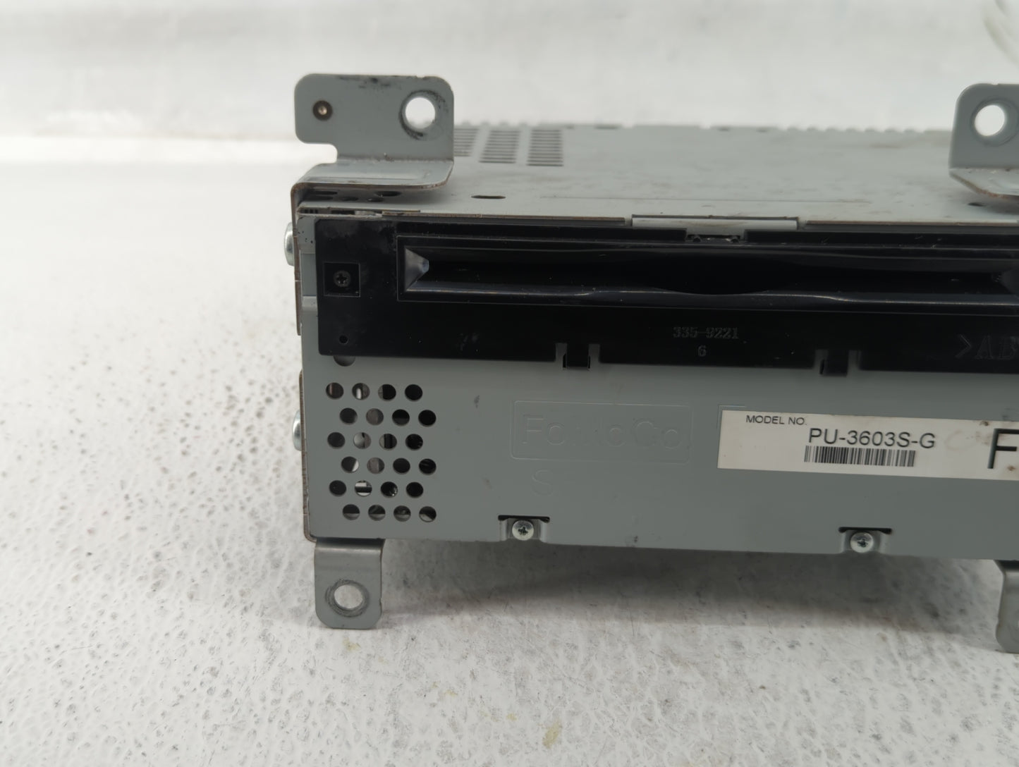 2017-2018 Ford Mustang Am Fm Cd Player Radio Receiver - Oemusedautoparts1.com