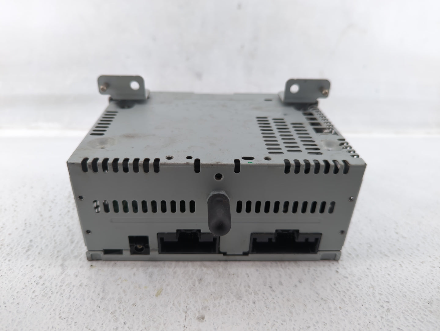 2017-2018 Ford Mustang Am Fm Cd Player Radio Receiver - Oemusedautoparts1.com