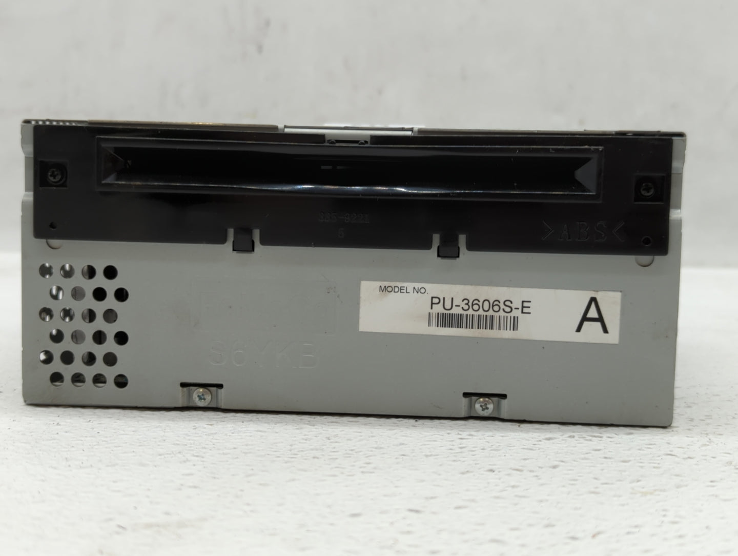 2017-2018 Ford Mustang Radio AM FM Cd Player Receiver Replacement P/N:HR3T-19C107-AA Fits Fits 2017 2018 OEM Used Auto Parts