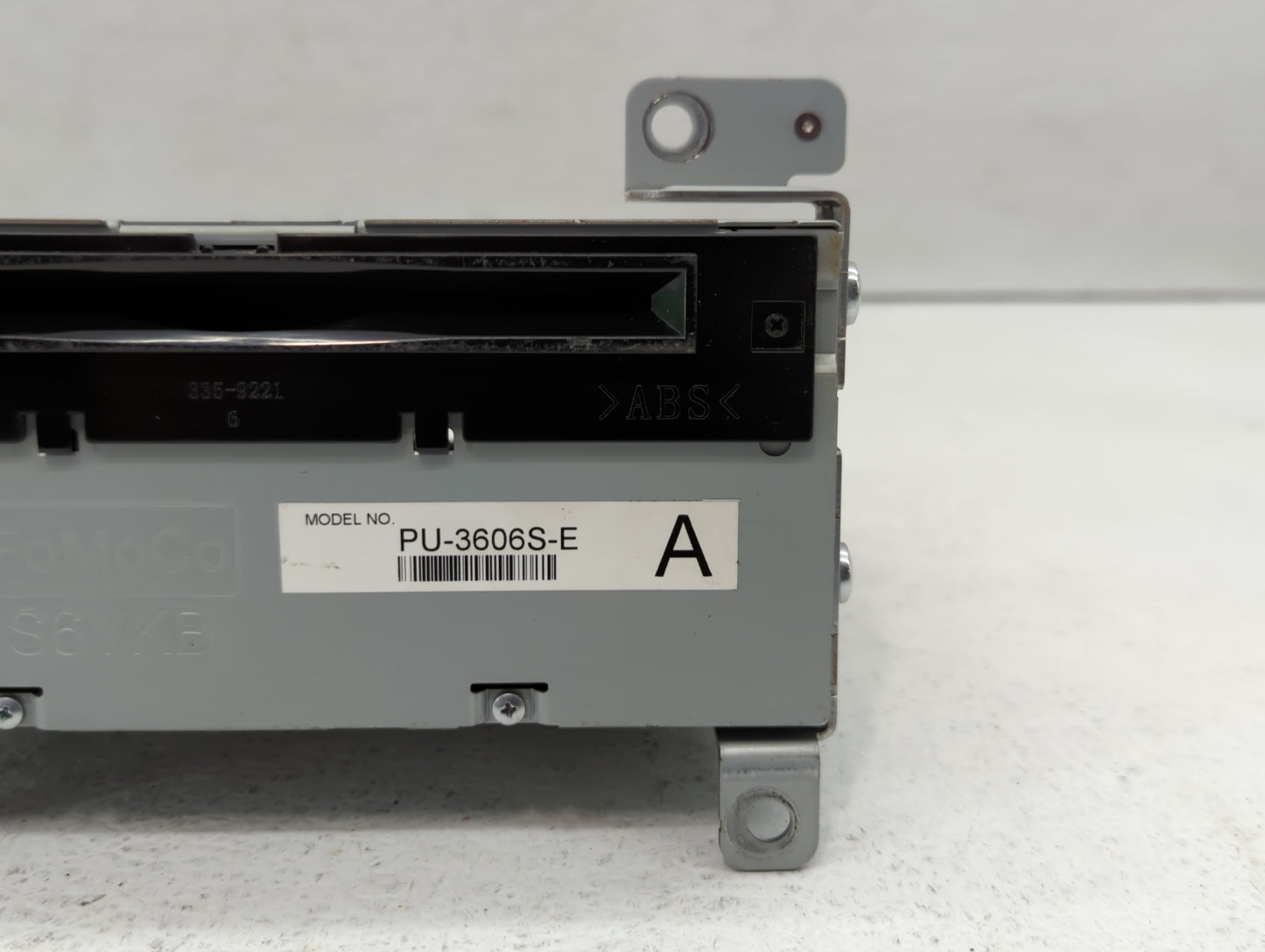 2017-2018 Ford Mustang Am Fm Cd Player Radio Receiver - Oemusedautoparts1.com