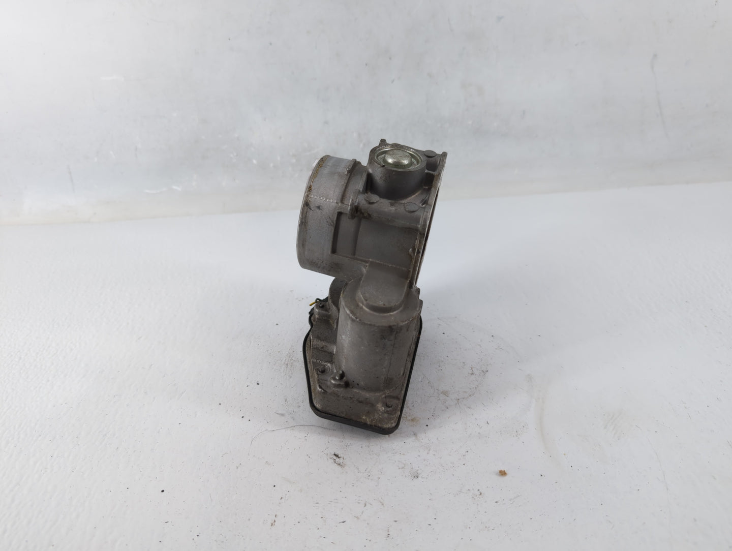 2015-2017 Ford Mustang Throttle Body P/N:DS7E-9F991-AF Fits Fits 2015 2016 2017 2018 2019 2020 OEM Used Auto Parts - Oemused