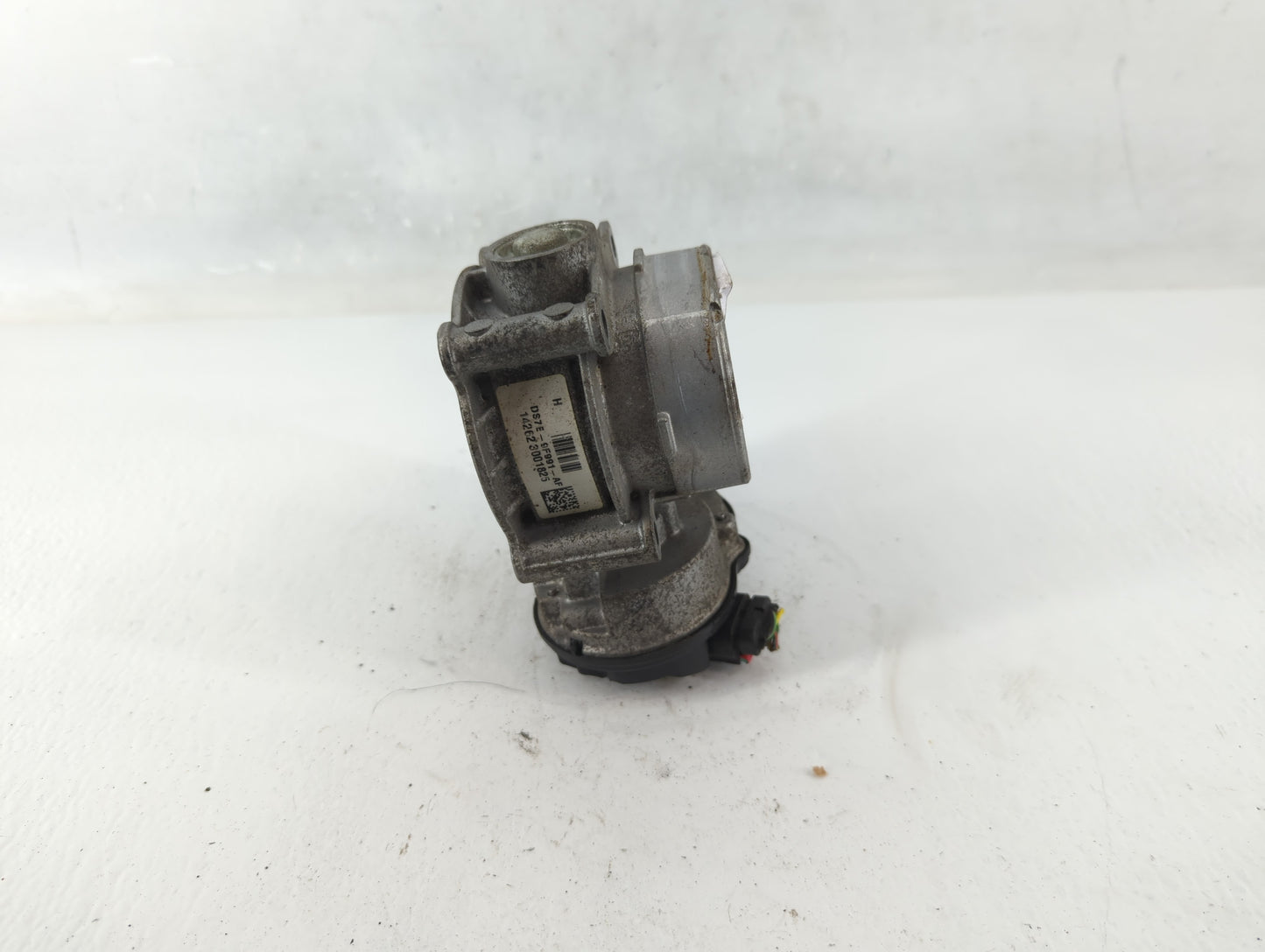 2015-2017 Ford Mustang Throttle Body P/N:DS7E-9F991-AF Fits Fits 2015 2016 2017 2018 2019 2020 OEM Used Auto Parts - Oemused
