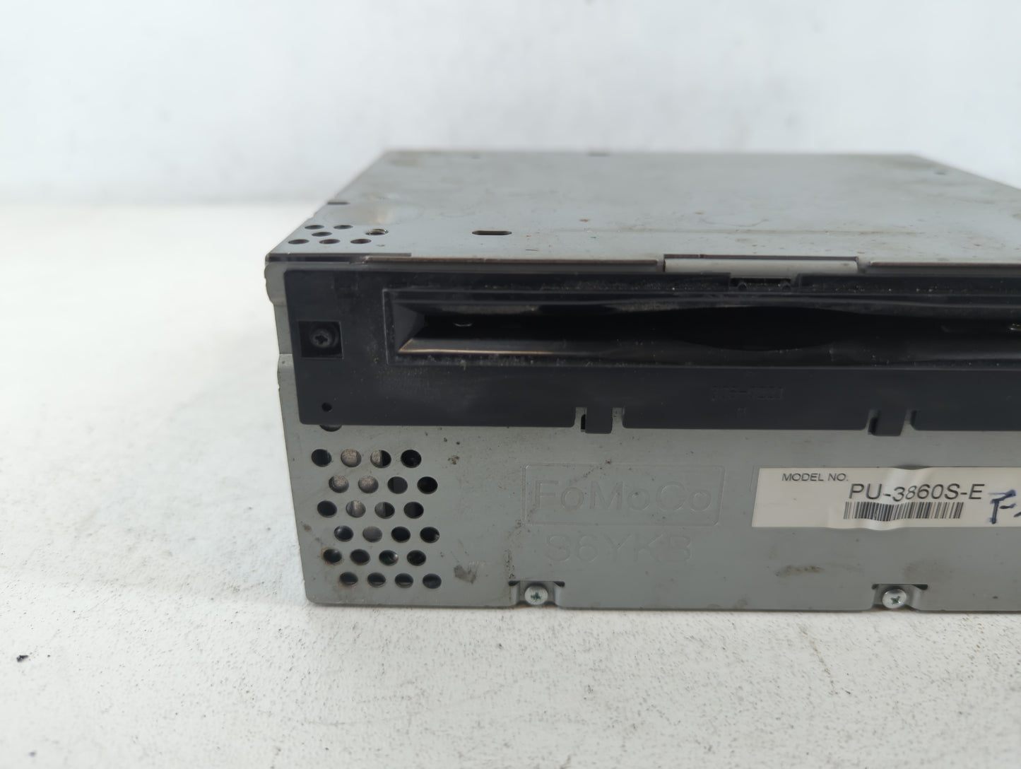 2017-2017 Ford Mustang Am Fm Cd Player Radio Receiver - Oemusedautoparts1.com
