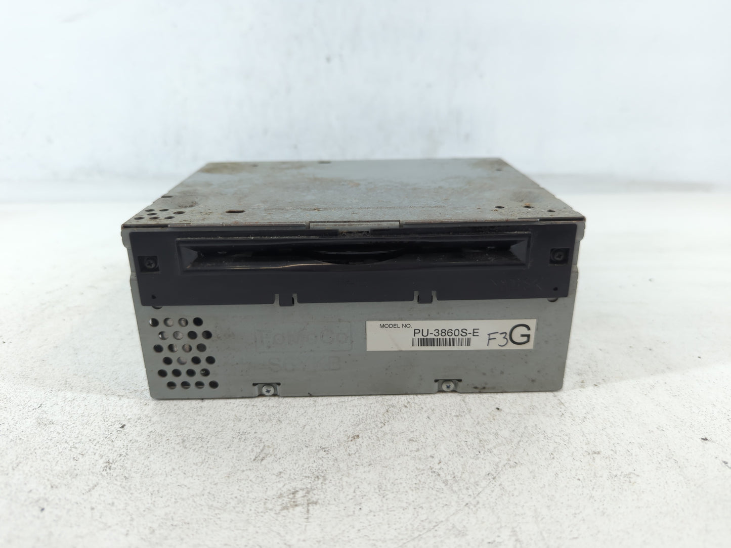 2017-2017 Ford Mustang Am Fm Cd Player Radio Receiver - Oemusedautoparts1.com