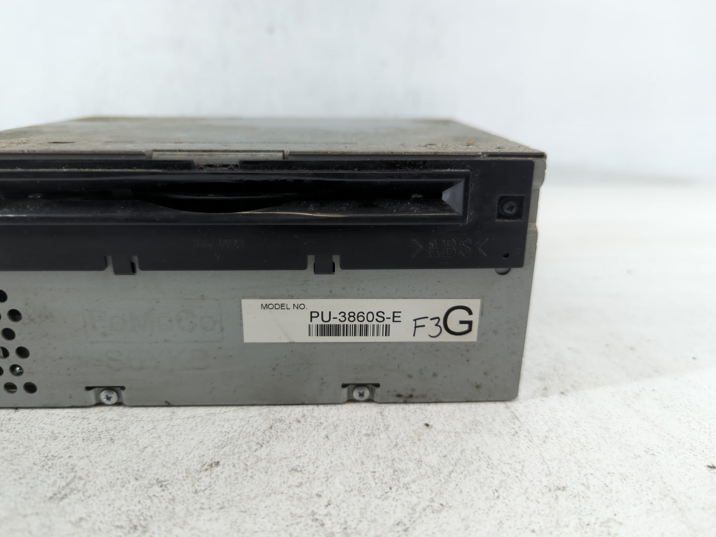 2017-2017 Ford Mustang Am Fm Cd Player Radio Receiver - Oemusedautoparts1.com