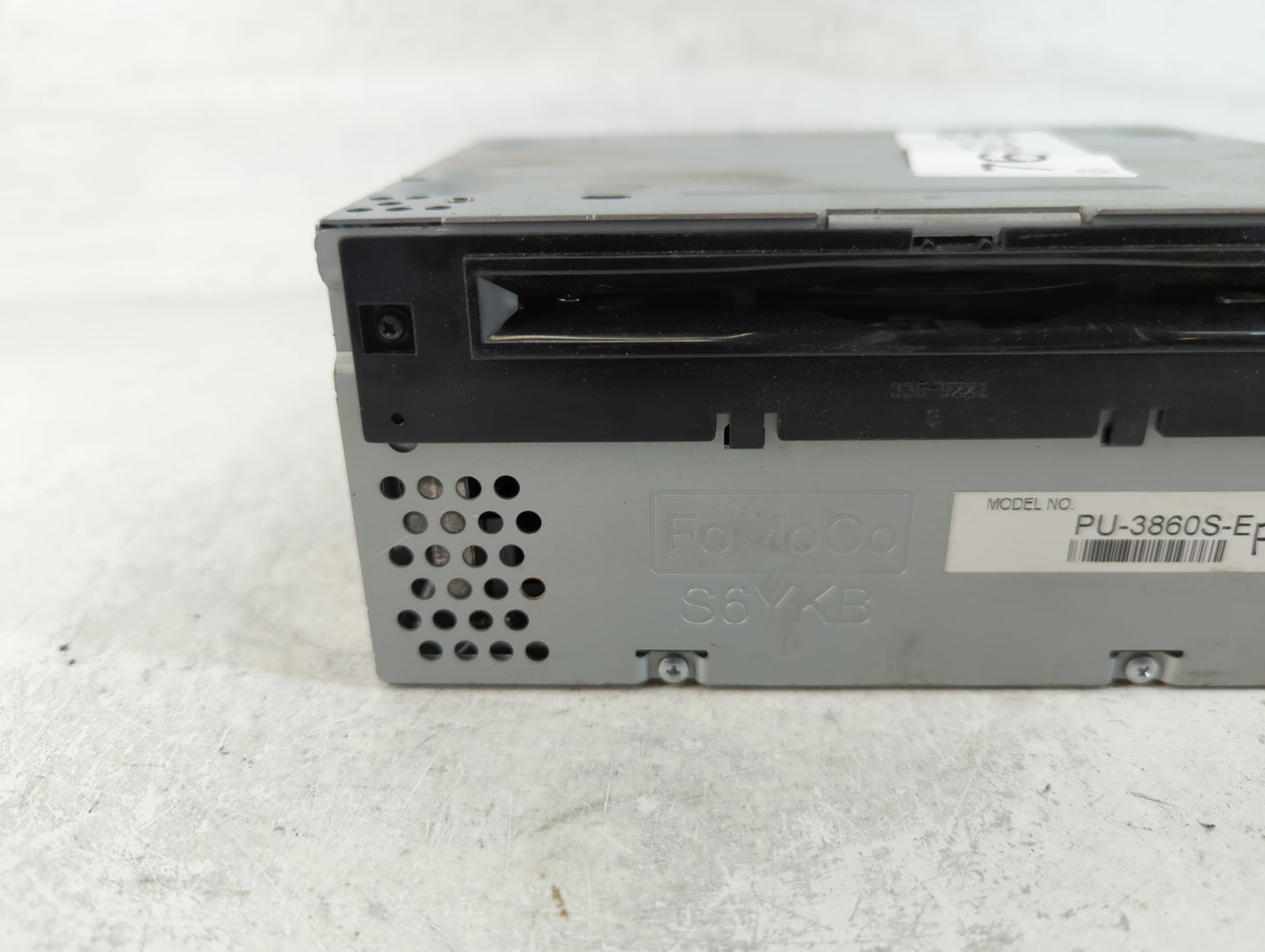 2017-2017 Ford Mustang Am Fm Cd Player Radio Receiver - Oemusedautoparts1.com