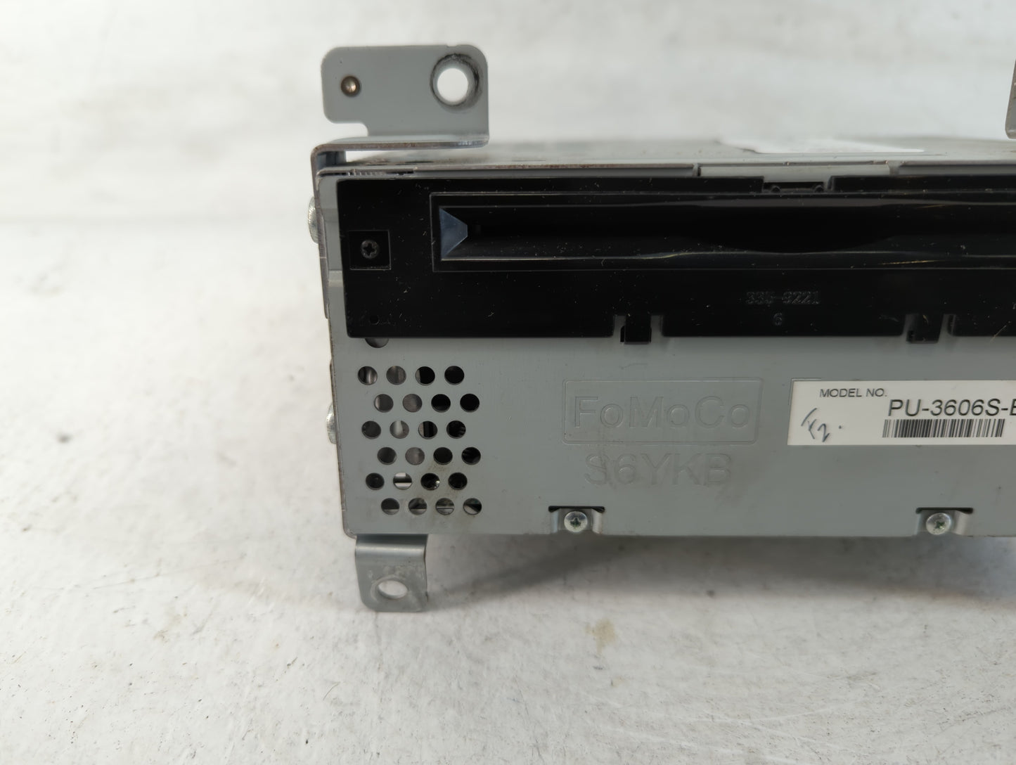 2017-2018 Ford Mustang Radio AM FM Cd Player Receiver Replacement P/N:HR3T-19C107-AA Fits Fits 2017 2018 OEM Used Auto Parts