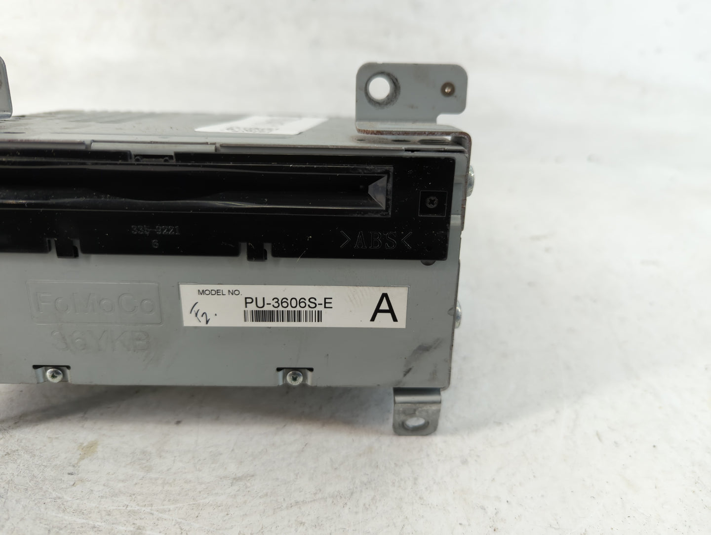 2017-2018 Ford Mustang Radio AM FM Cd Player Receiver Replacement P/N:HR3T-19C107-AA Fits Fits 2017 2018 OEM Used Auto Parts