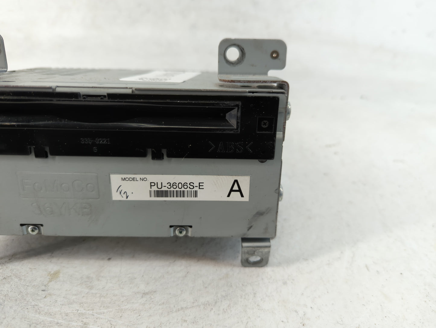 2017-2018 Ford Mustang Radio AM FM Cd Player Receiver Replacement P/N:HR3T-19C107-AA Fits Fits 2017 2018 OEM Used Auto Parts