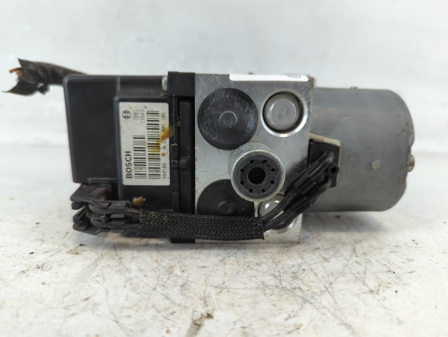 2015-2020 Ford Mustang ABS Pump Control Module Replacement P/N:15812925 Fits Fits 2015 2016 2017 2018 2019 2020 OEM Used Aut