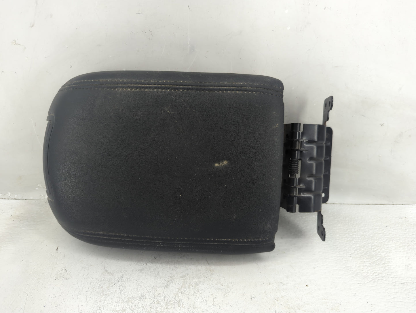 2017 Ford Taurus Center Console Armrest Cover Lid Fits OEM Used Auto Parts - Oemusedautoparts1.com