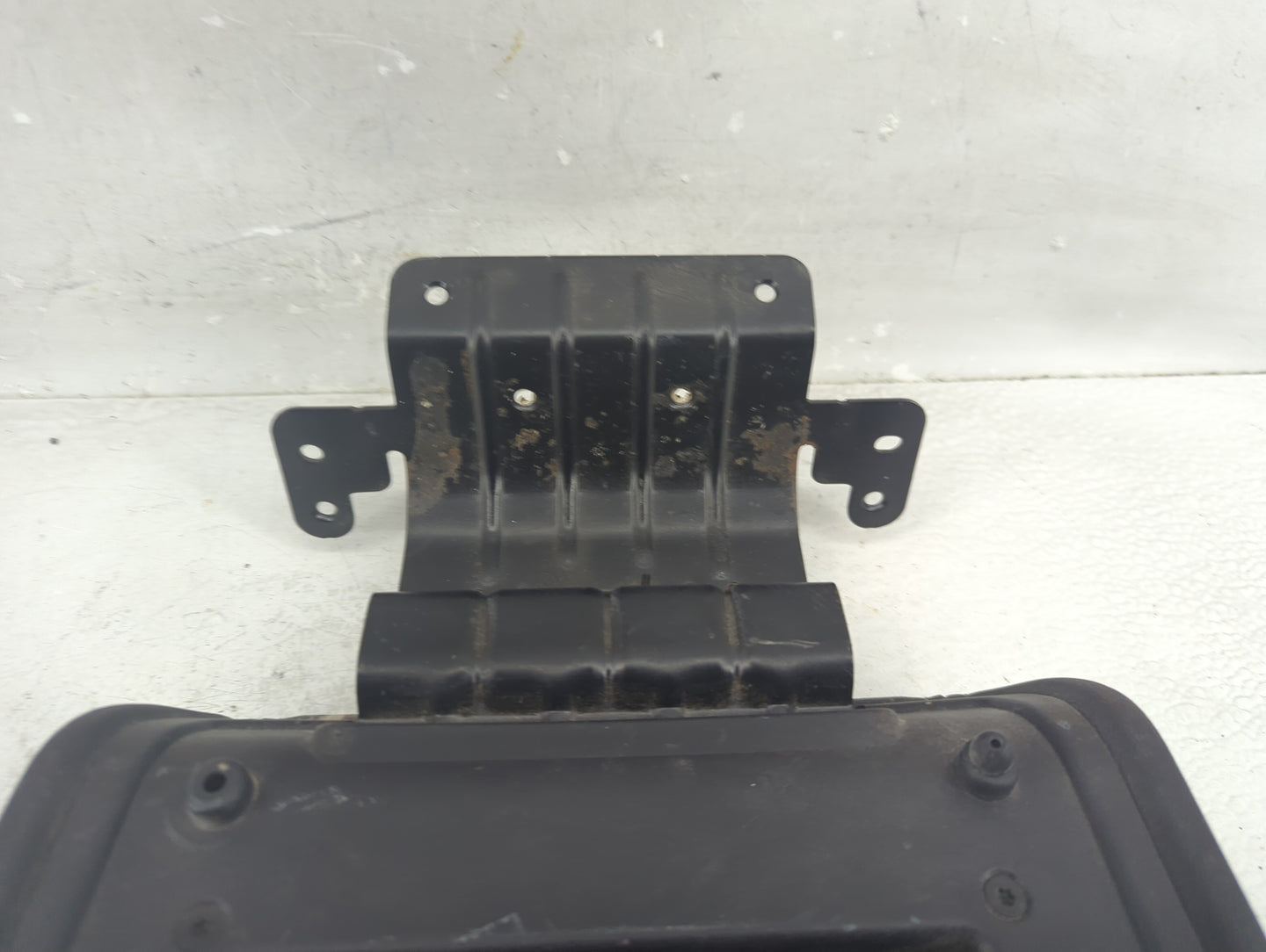 2017 Ford Taurus Center Console Armrest Cover Lid Fits OEM Used Auto Parts - Oemusedautoparts1.com