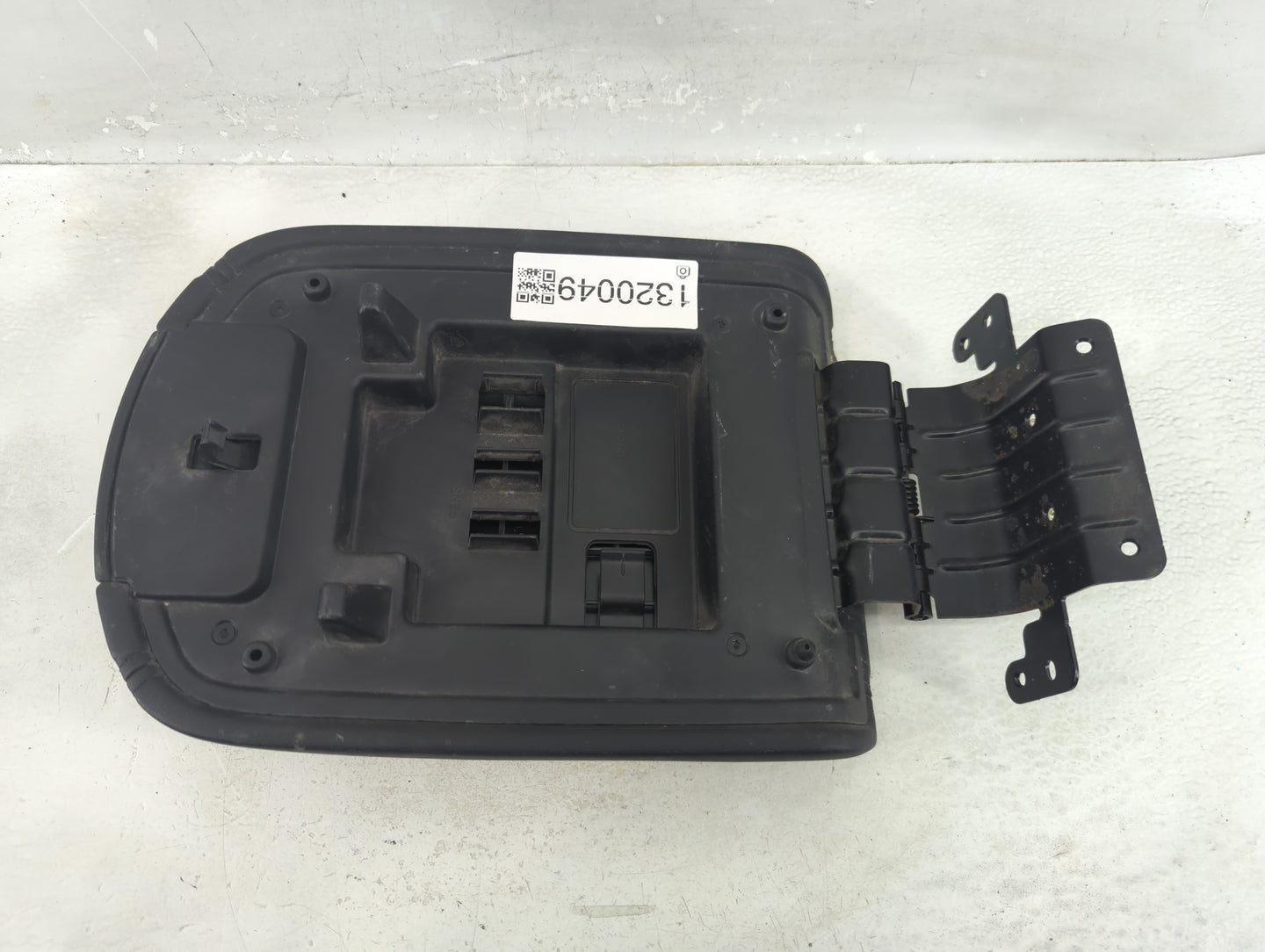 2017 Ford Taurus Center Console Armrest Cover Lid Fits OEM Used Auto Parts - Oemusedautoparts1.com