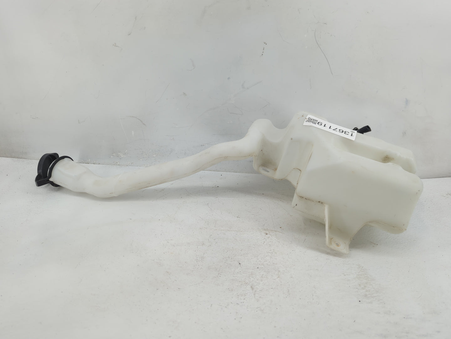 2013-2019 Ford Taurus Windshield Washer Fluid Reservoir Bottle Oem - Oemusedautoparts1.com