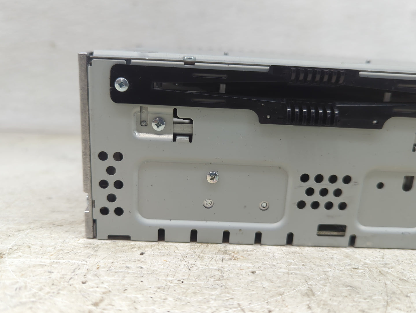 2017-2019 Ford Taurus Radio AM FM Cd Player Receiver Replacement P/N:DG1T-19C107-NA Fits Fits 2017 2018 2019 OEM Used Auto P