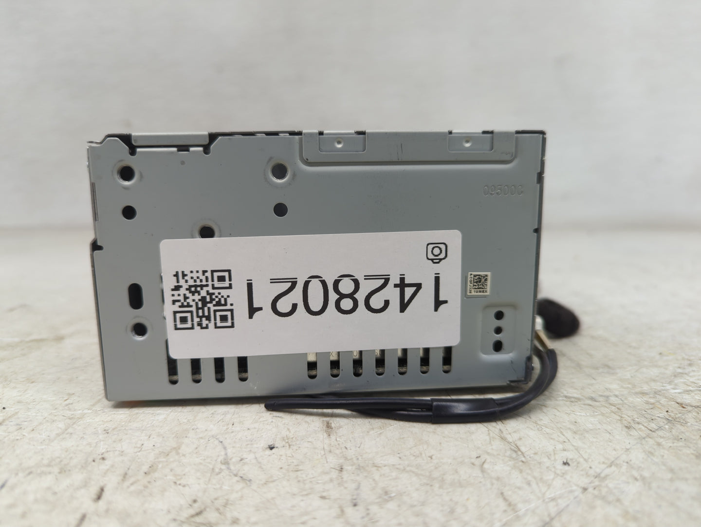 2017-2019 Ford Taurus Radio AM FM Cd Player Receiver Replacement P/N:DG1T-19C107-NA Fits Fits 2017 2018 2019 OEM Used Auto P