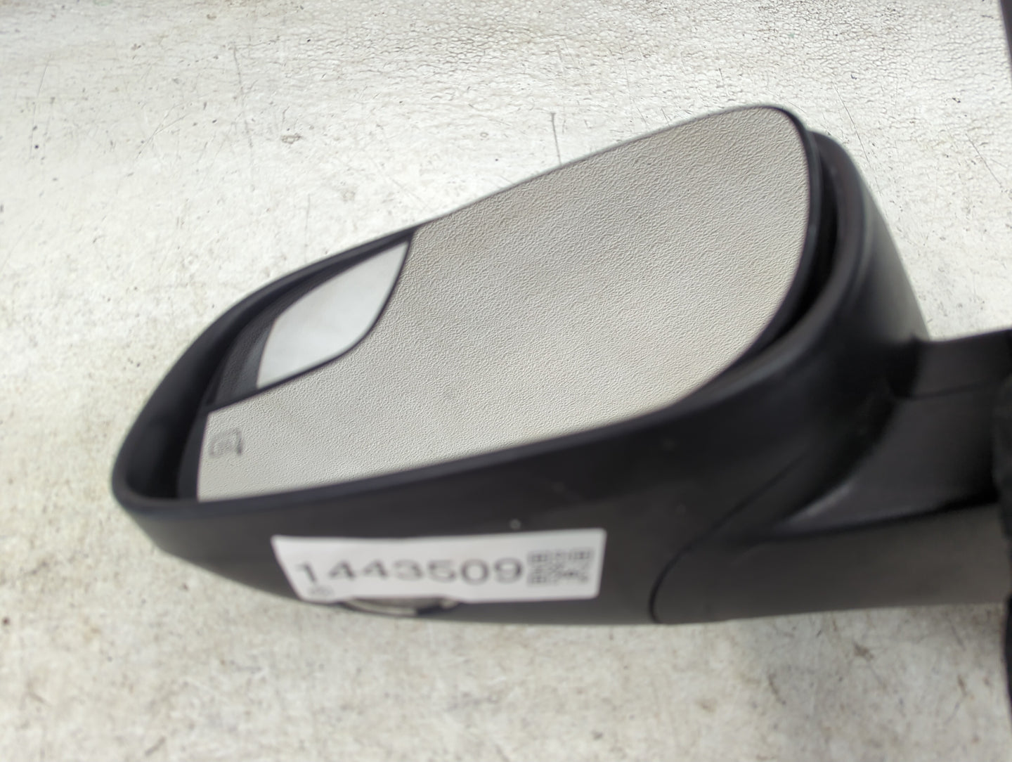 2010-2019 Ford Taurus Driver Side View Mirror - Left Door Mirror OEM Used - Oemusedautoparts1.com