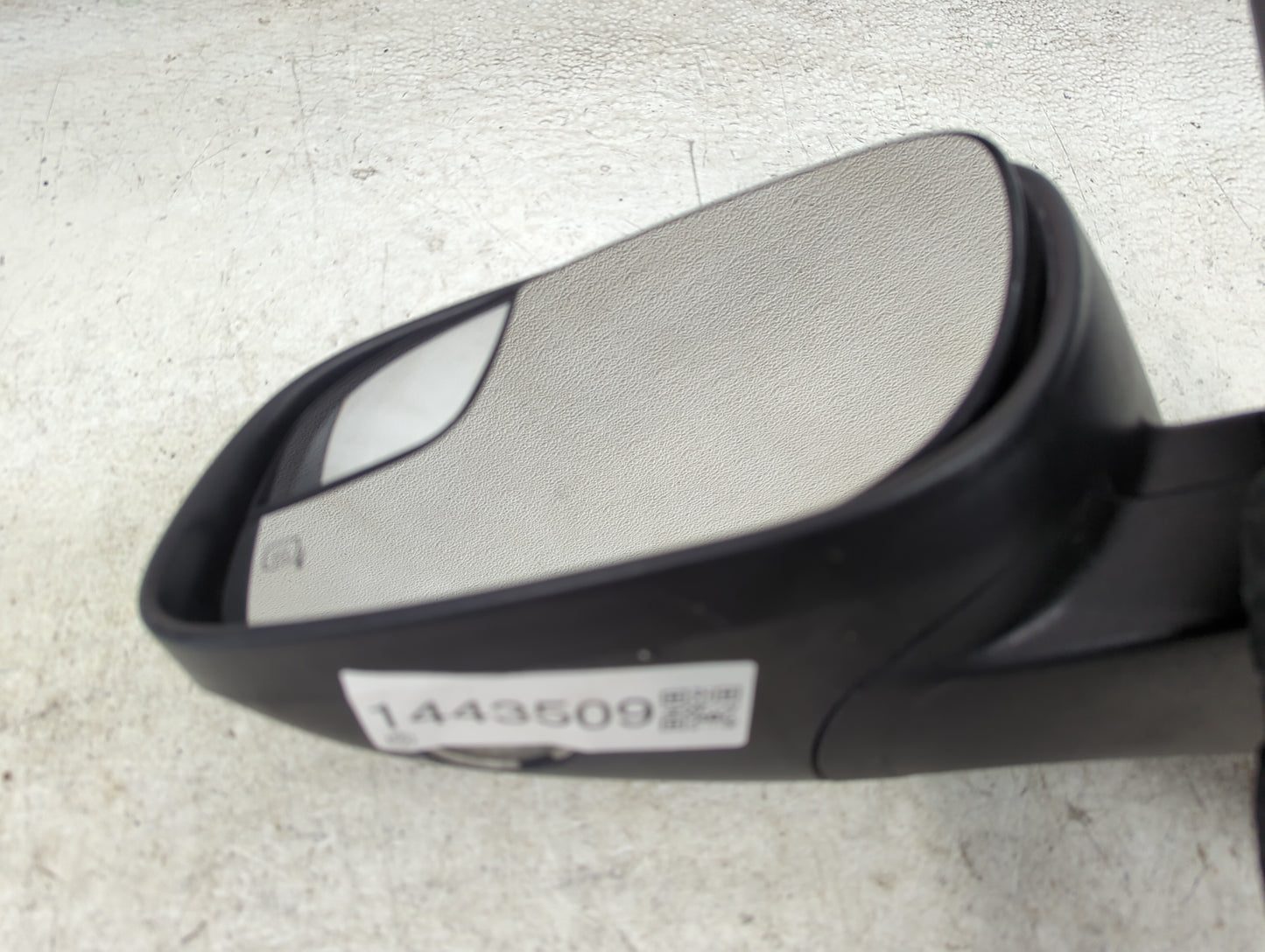 2010-2019 Ford Taurus Driver Side View Mirror - Left Door Mirror OEM Used - Oemusedautoparts1.com