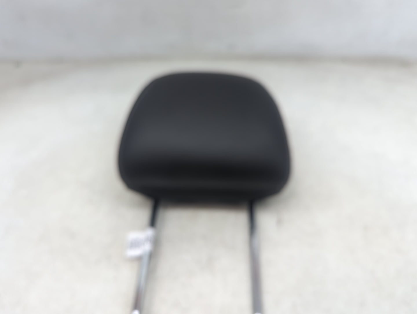 2017 Ford Taurus Headrest Head Rest Front Driver Seat Black - Oemusedautoparts1.com