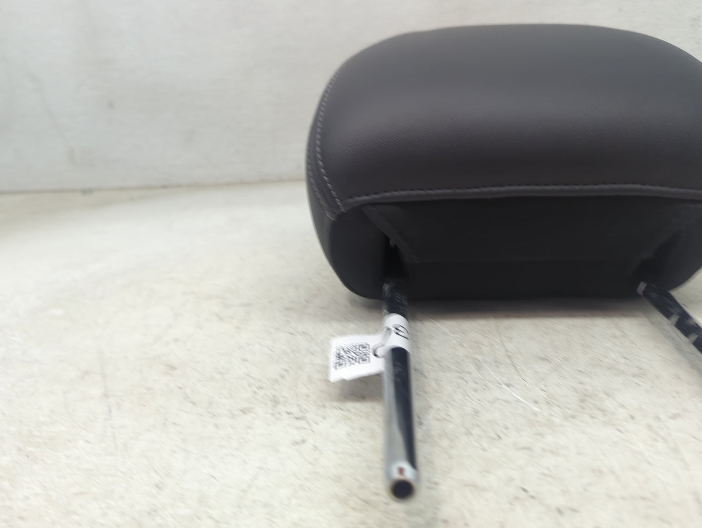 2017 Ford Taurus Headrest Head Rest Front Driver Seat Black - Oemusedautoparts1.com