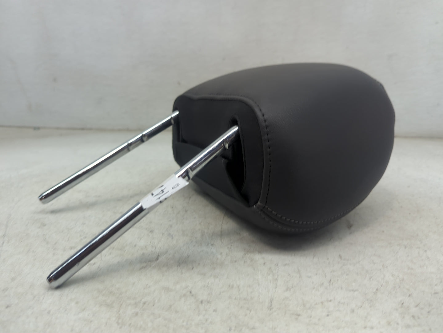 2017 Ford Taurus Headrest Head Rest Front Driver Seat Black - Oemusedautoparts1.com