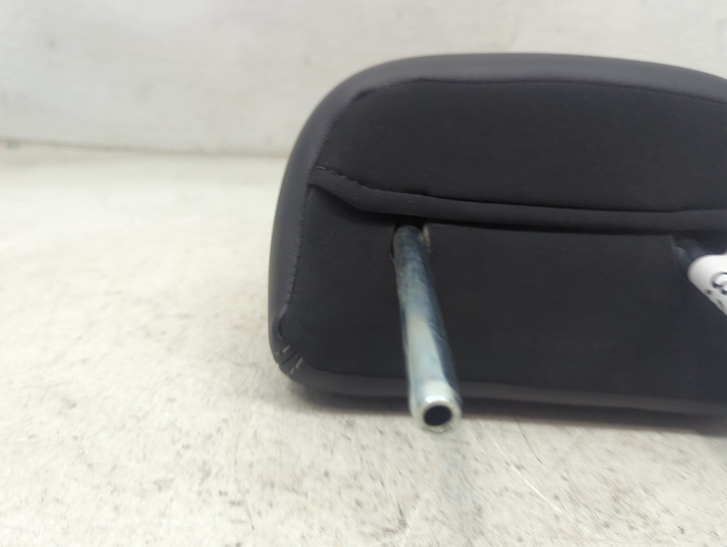 2017 Ford Taurus Headrest Head Rest Rear Seat Fits OEM Used Auto Parts - Oemusedautoparts1.com