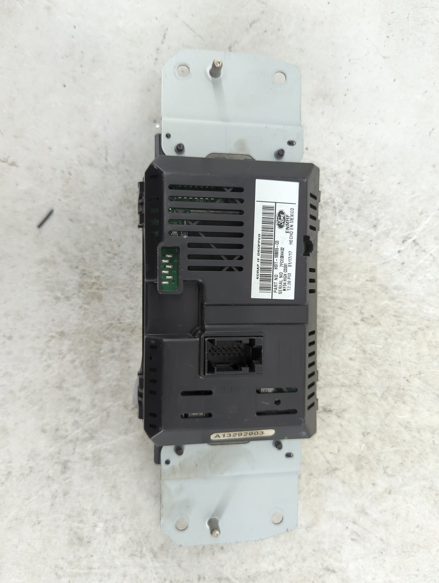 2017 Ford Taurus Radio AM FM Cd Player Receiver Replacement P/N:HG1T-18B955-CD 7FC1E0844Q2 Fits OEM Used Auto Parts - Oemuse