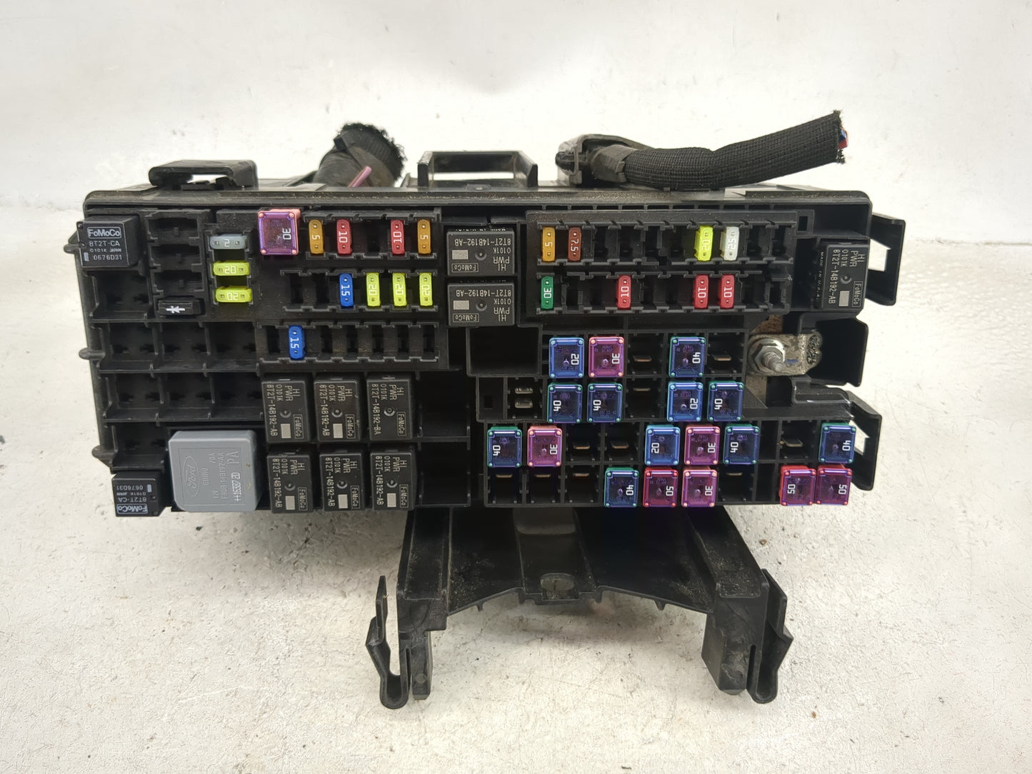 2017-2019 Ford Taurus Fusebox Fuse Box Panel Relay Module P/N:DG1T-14A003-BA BT2T-CA, BT2T-14B192-AB Fits Fits 2017 2018 201