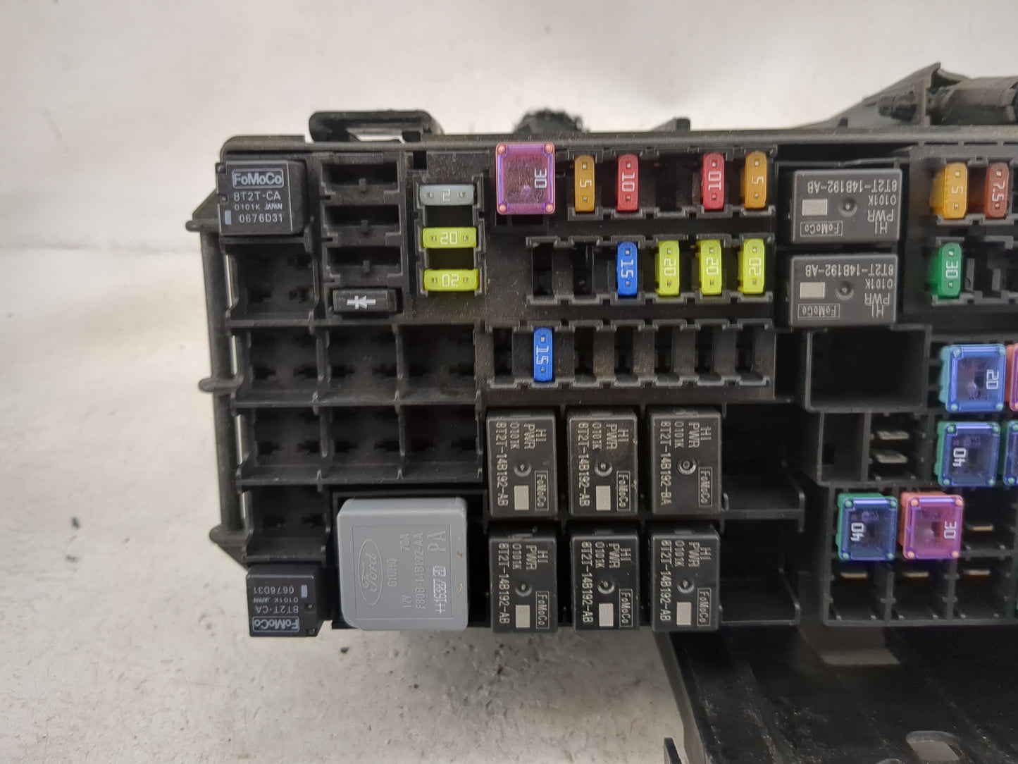 2017-2019 Ford Taurus Fusebox Fuse Box Panel Relay Module P/N:DG1T-14A003-BA BT2T-CA, BT2T-14B192-AB Fits Fits 2017 2018 201