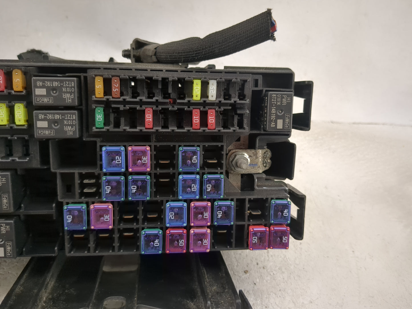 2017-2019 Ford Taurus Fusebox Fuse Box Panel Relay Module P/N:DG1T-14A003-BA BT2T-CA, BT2T-14B192-AB Fits Fits 2017 2018 201