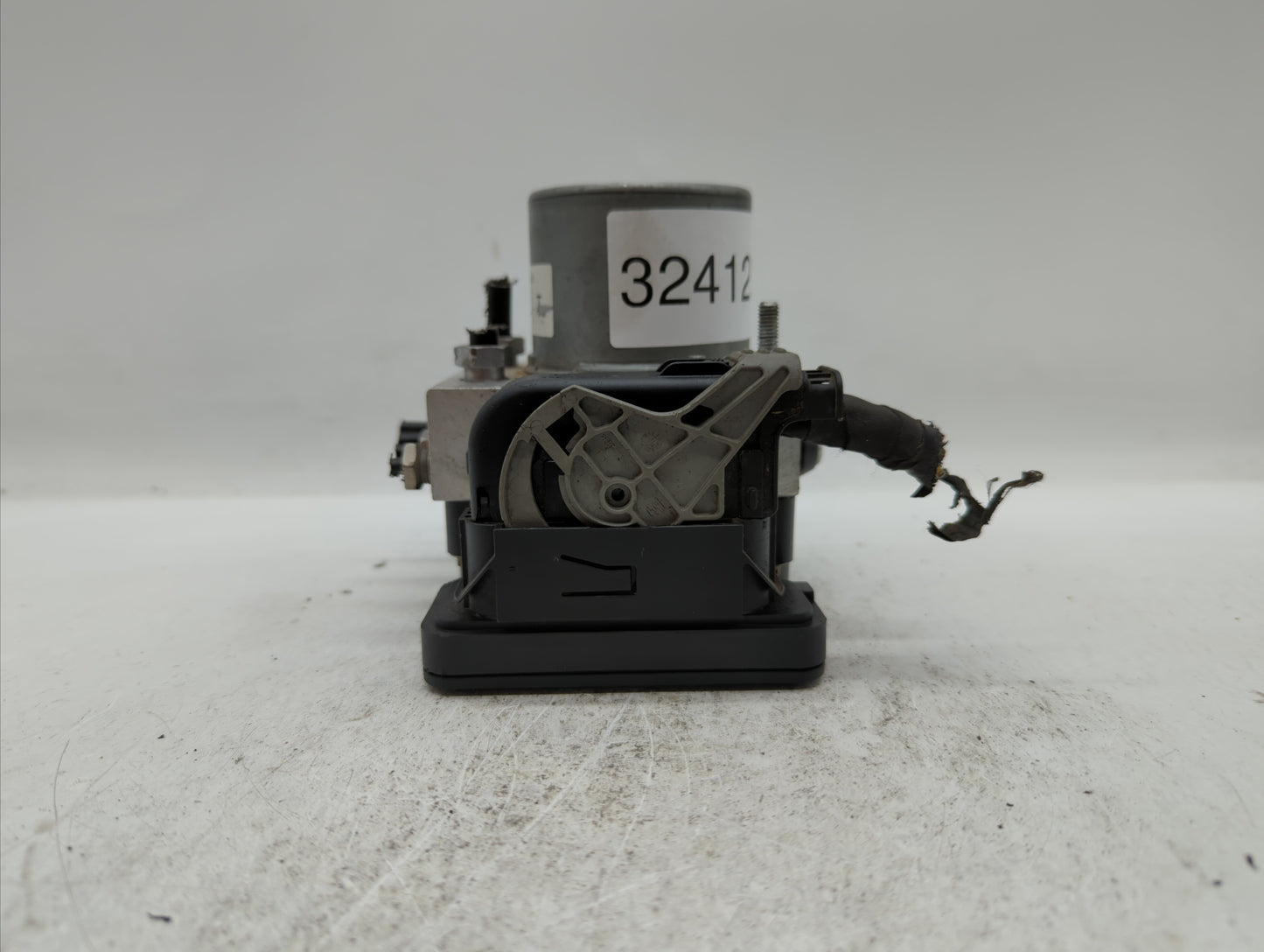 2014-2018 Ford Taurus ABS Pump Control Module Replacement P/N:FG13-2C405-Ac FG13-2C405-AB Fits Fits 2014 2015 2016 2017 2018