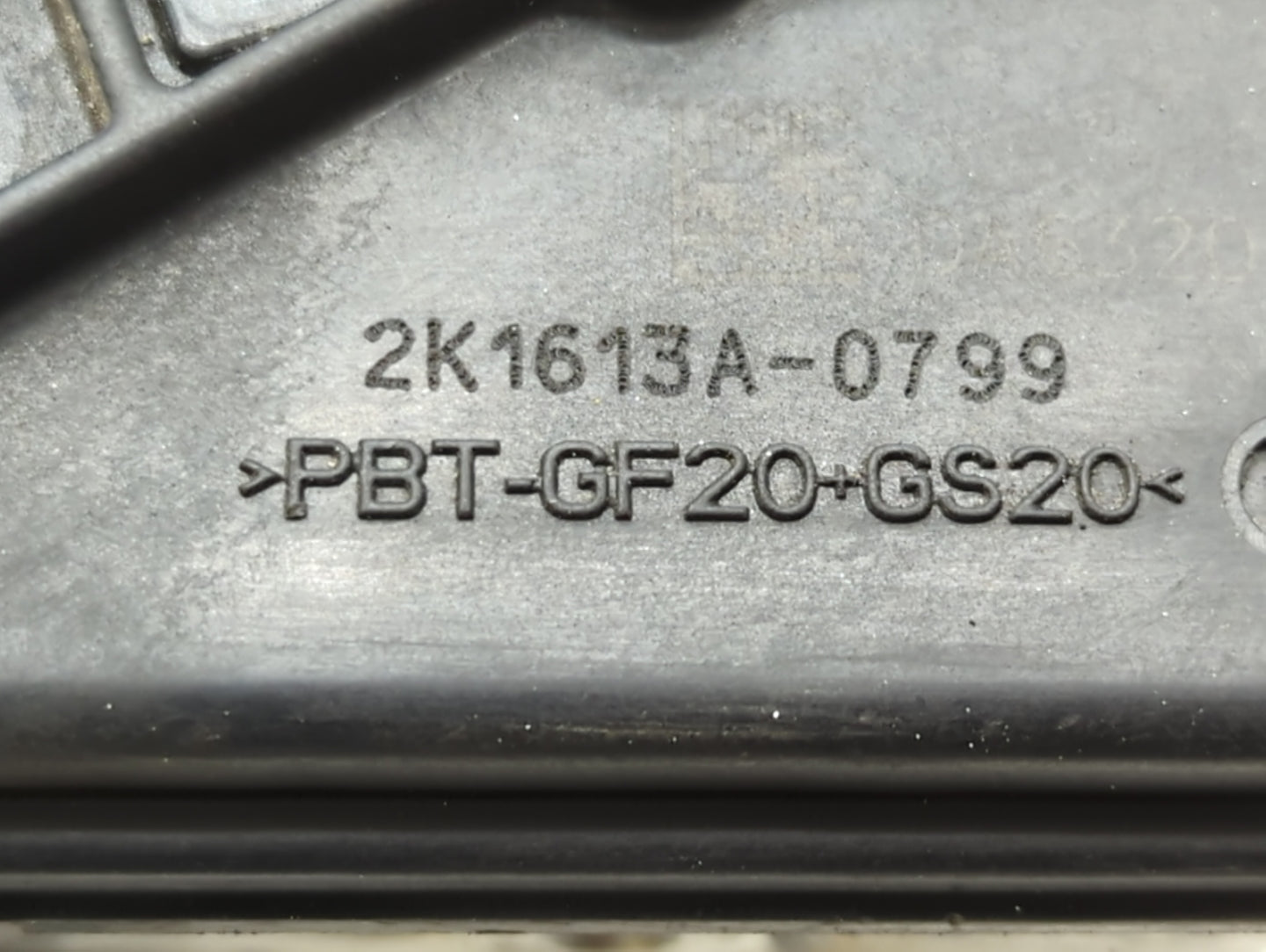 2013-2019 Ford Taurus Throttle Body P/N:2K1613A-0799 AT4E-9F991-EL, AT4E-EF Fits Fits 2011 2012 2013 2014 2015 2016 2017 201