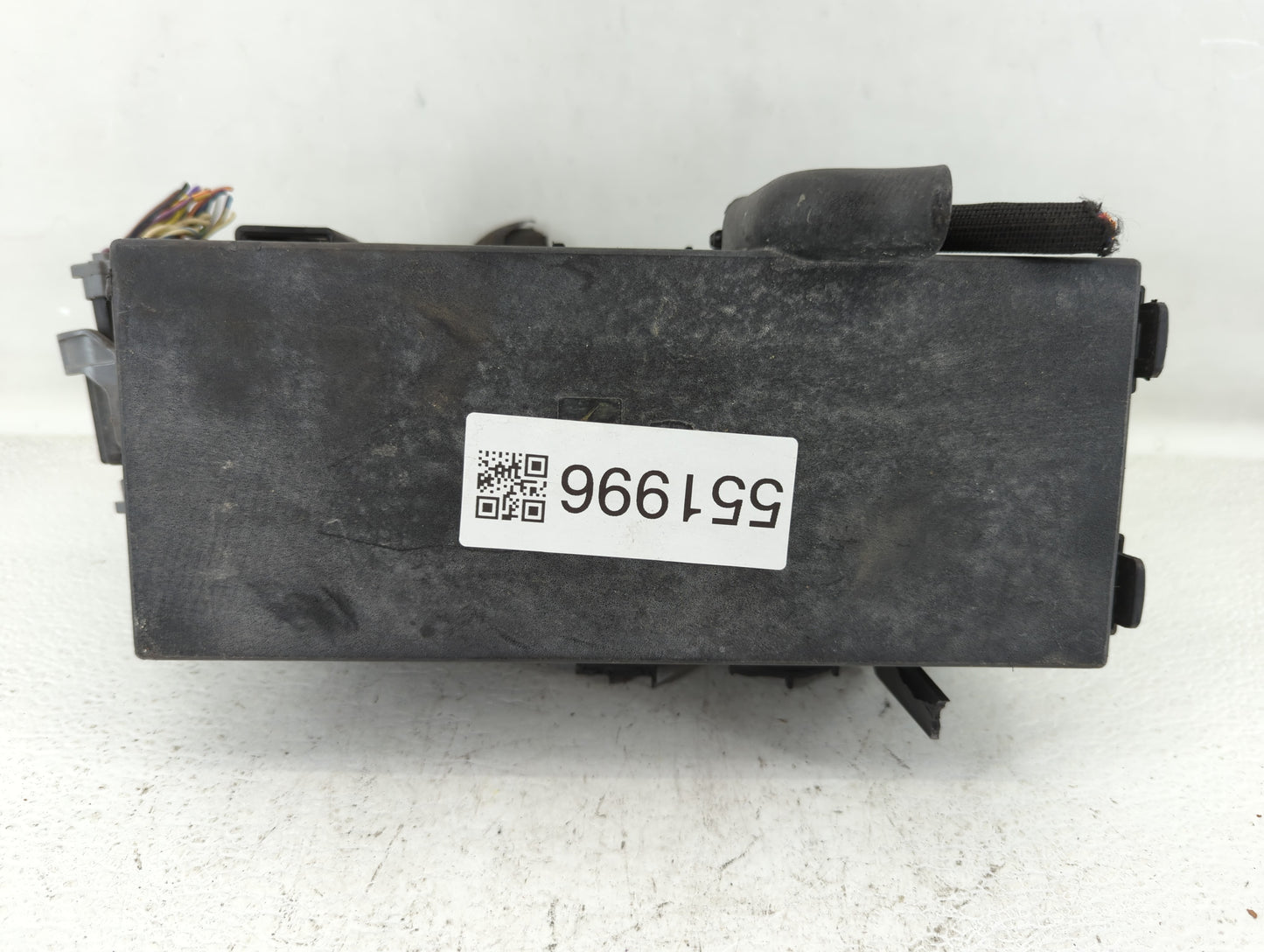 2017-2019 Ford Taurus Fusebox Fuse Box Panel Relay Module P/N:DG1T-14A003-BA Fits Fits 2017 2018 2019 OEM Used Auto Parts - 