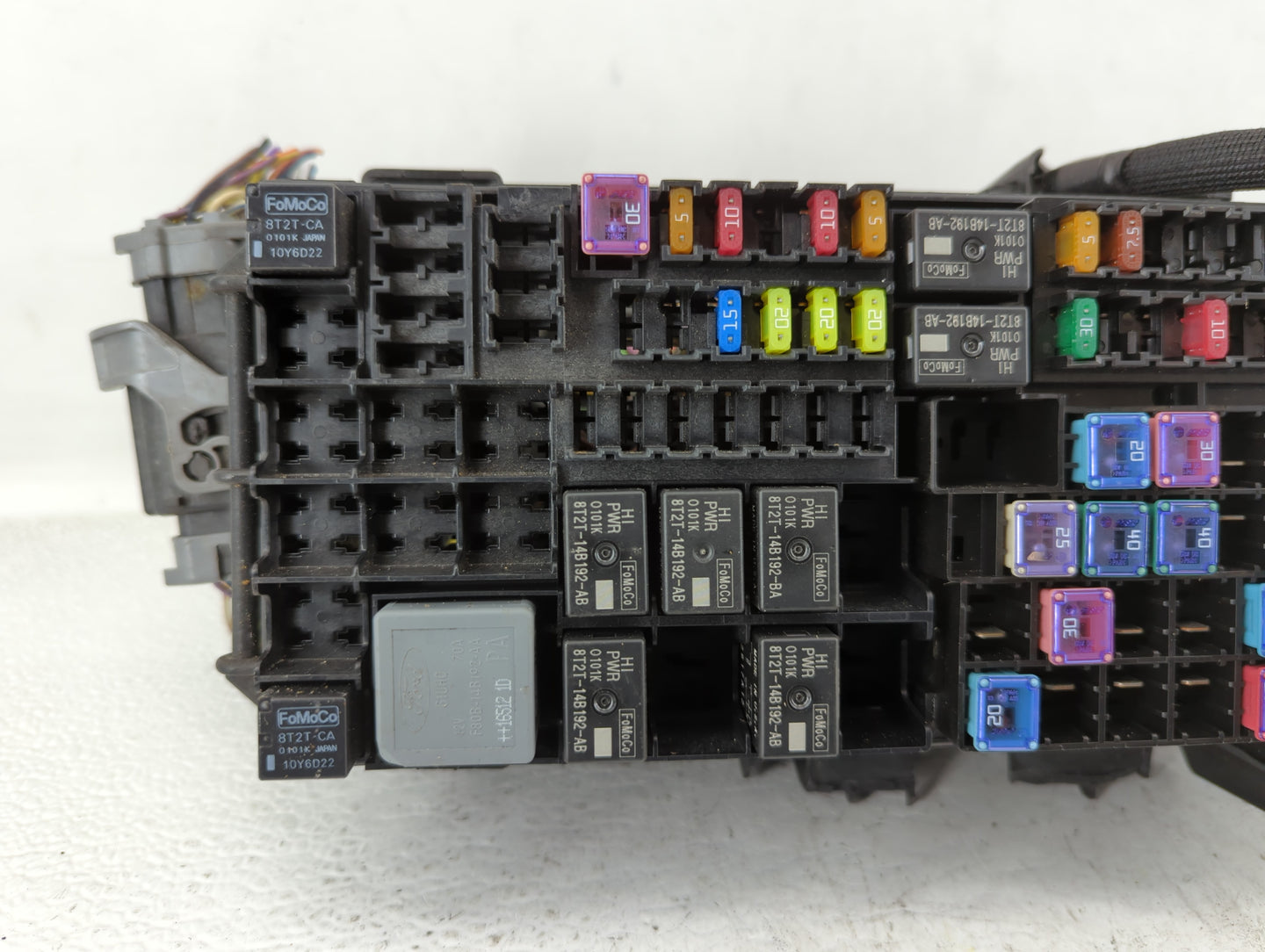 2017-2019 Ford Taurus Fusebox Fuse Box Panel Relay Module P/N:DG1T-14A003-BA Fits Fits 2017 2018 2019 OEM Used Auto Parts - 