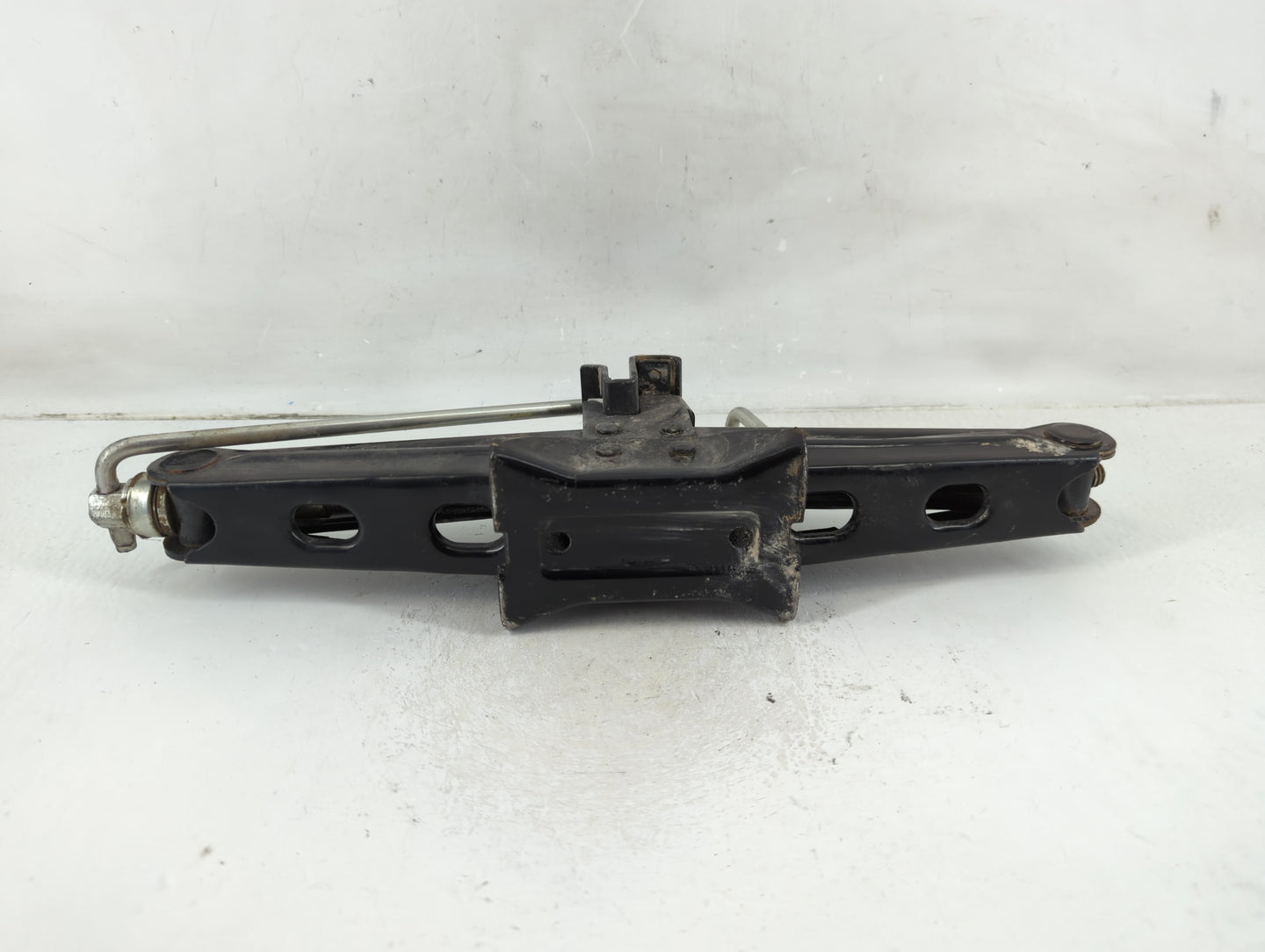 2017 Ford Transit Spare Scissor Car Jack - Oemusedautoparts1.com