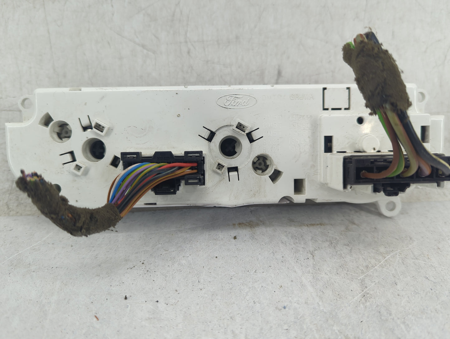 2017 Ford Transit 250 Climate Control Module Temperature AC/Heater Replacement Fits Fits 2015 2016 2018 2019 OEM Used Auto P