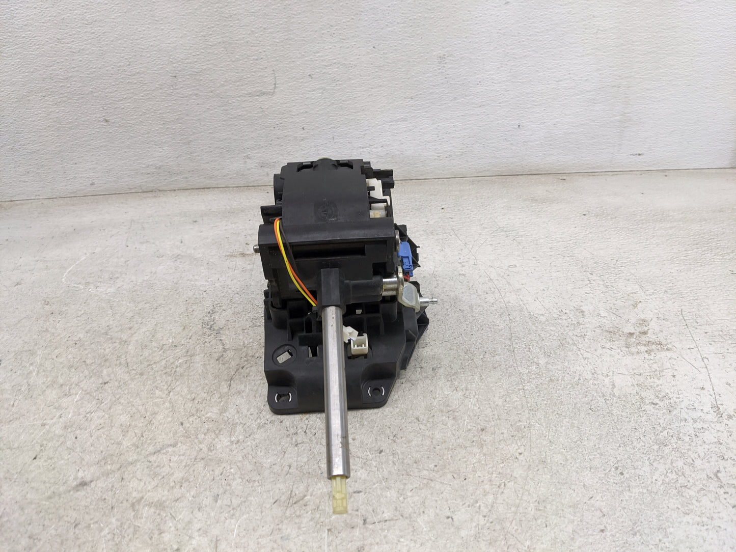 2017 Ford Transit 250 Floor Console Assembly Shifter - Oemusedautoparts1.com