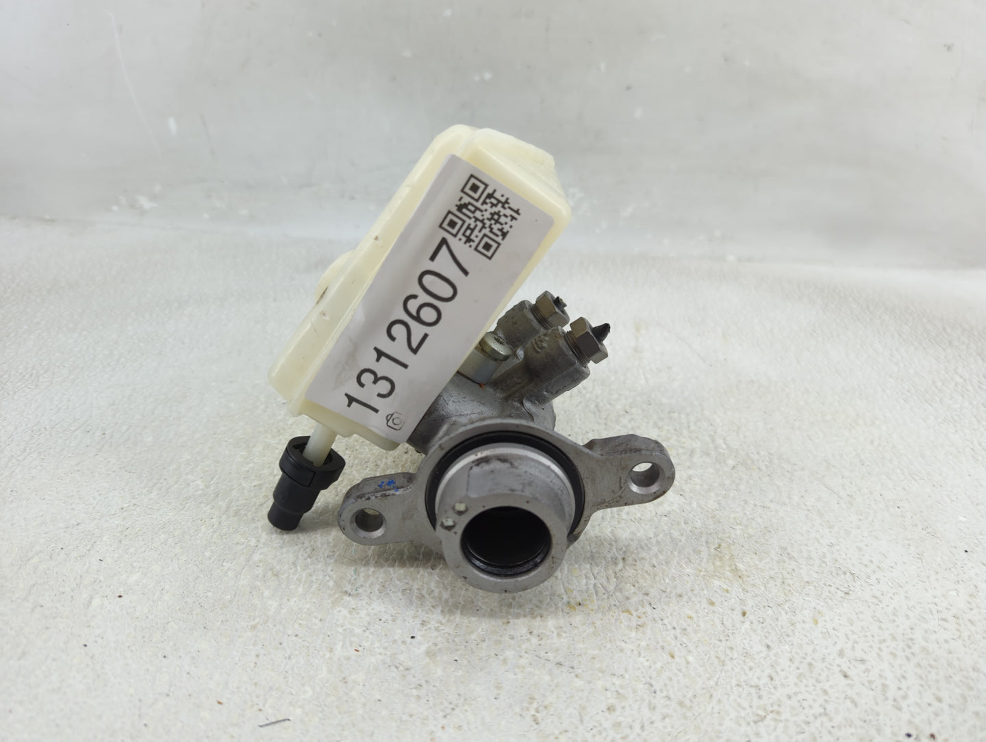 2014-2018 Ford Transit Connect Brake Master Cylinder - Oemusedautoparts1.com