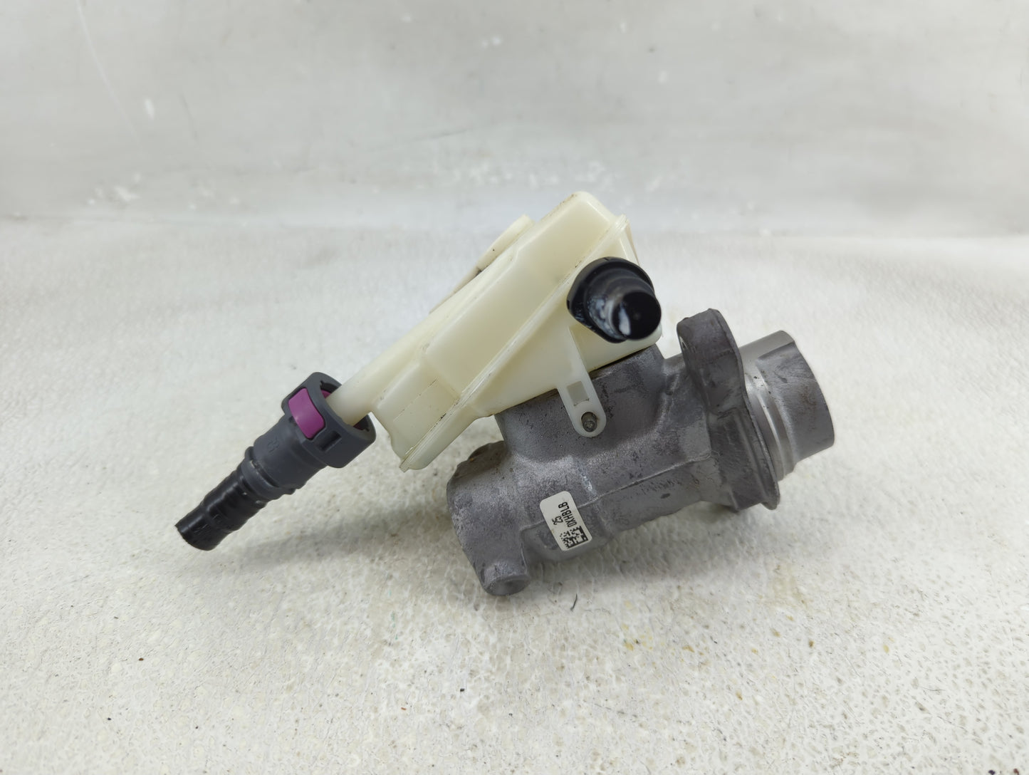 2014-2018 Ford Transit Connect Brake Master Cylinder - Oemusedautoparts1.com