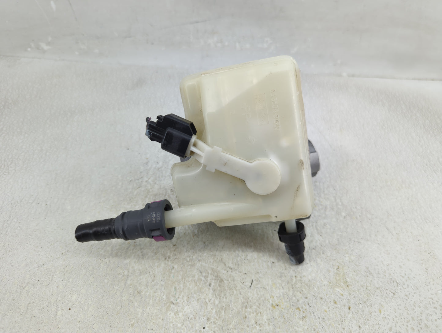 2014-2018 Ford Transit Connect Brake Master Cylinder - Oemusedautoparts1.com